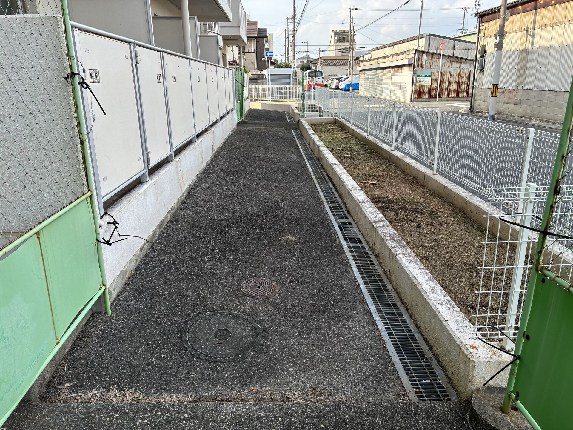 防草シート敷設